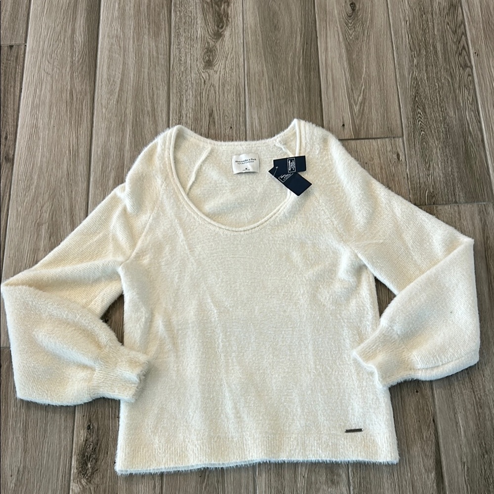 Abercrombie & Fitch sweater